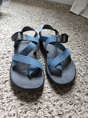 Chaco's Size 6